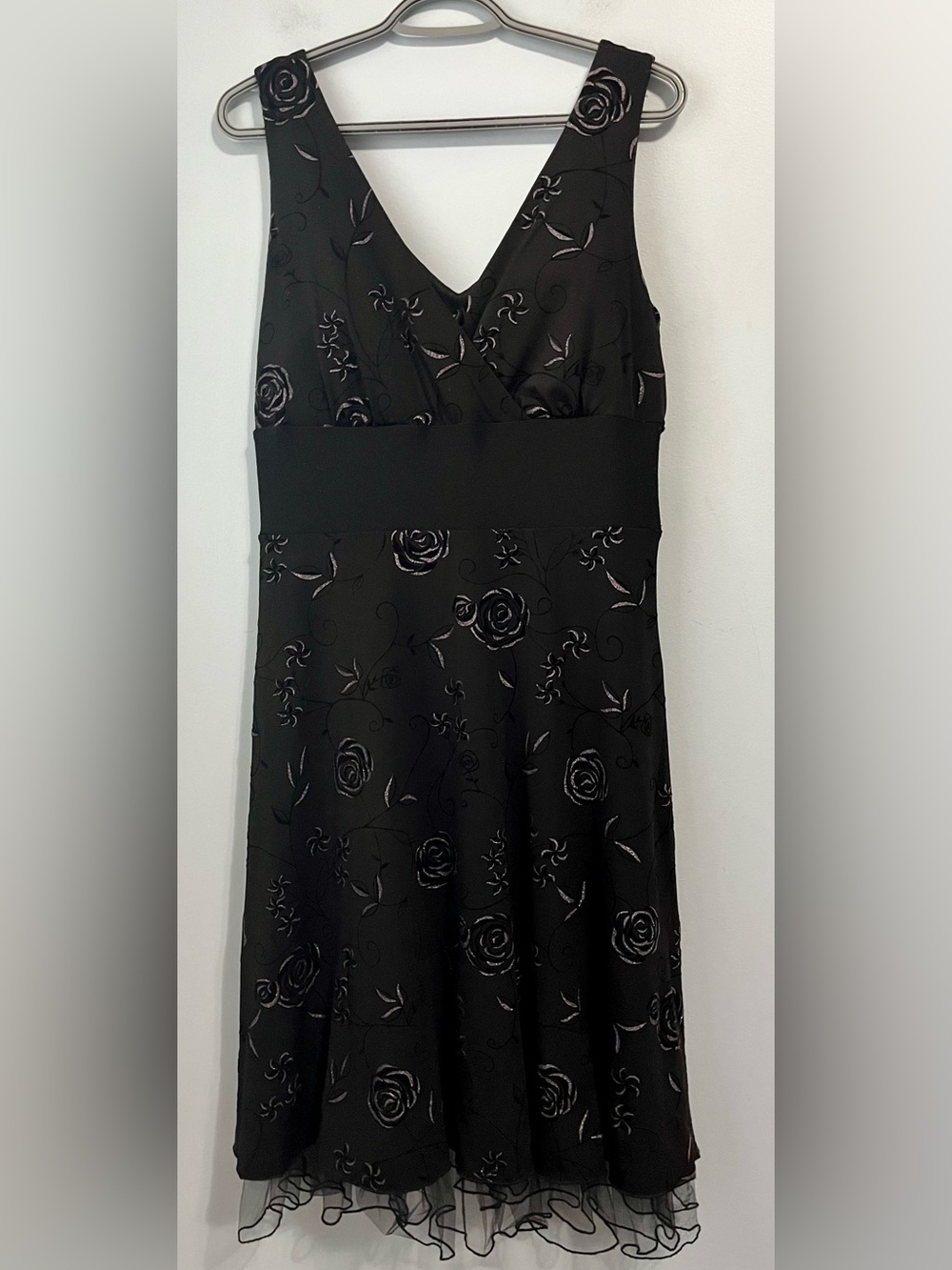 Jolie Black Metallic Silver Rose V-Neck Mini Party Dress Waist Tie Size 14